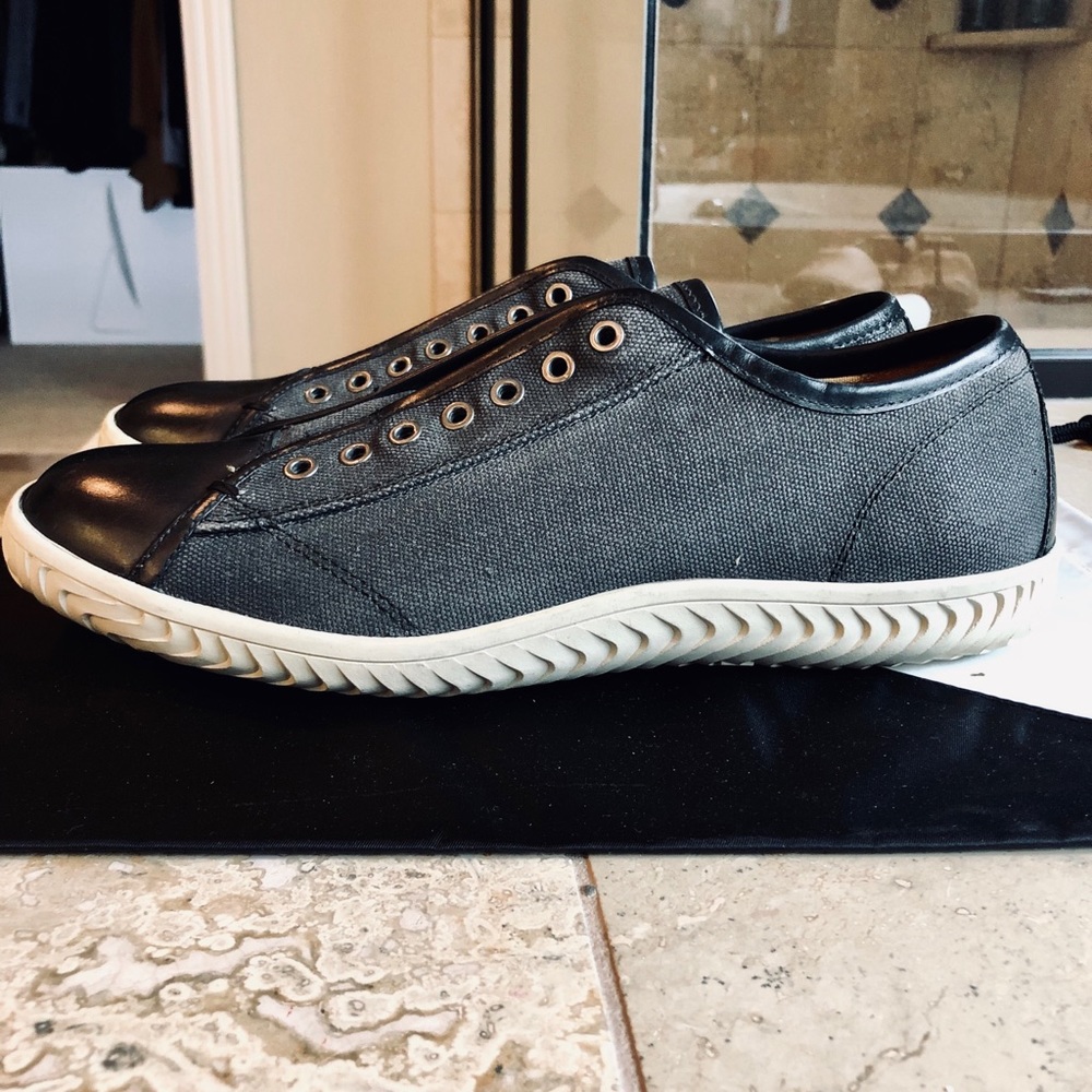 John Varvatos Hattan Low Top Laceless Sneaker 👟
